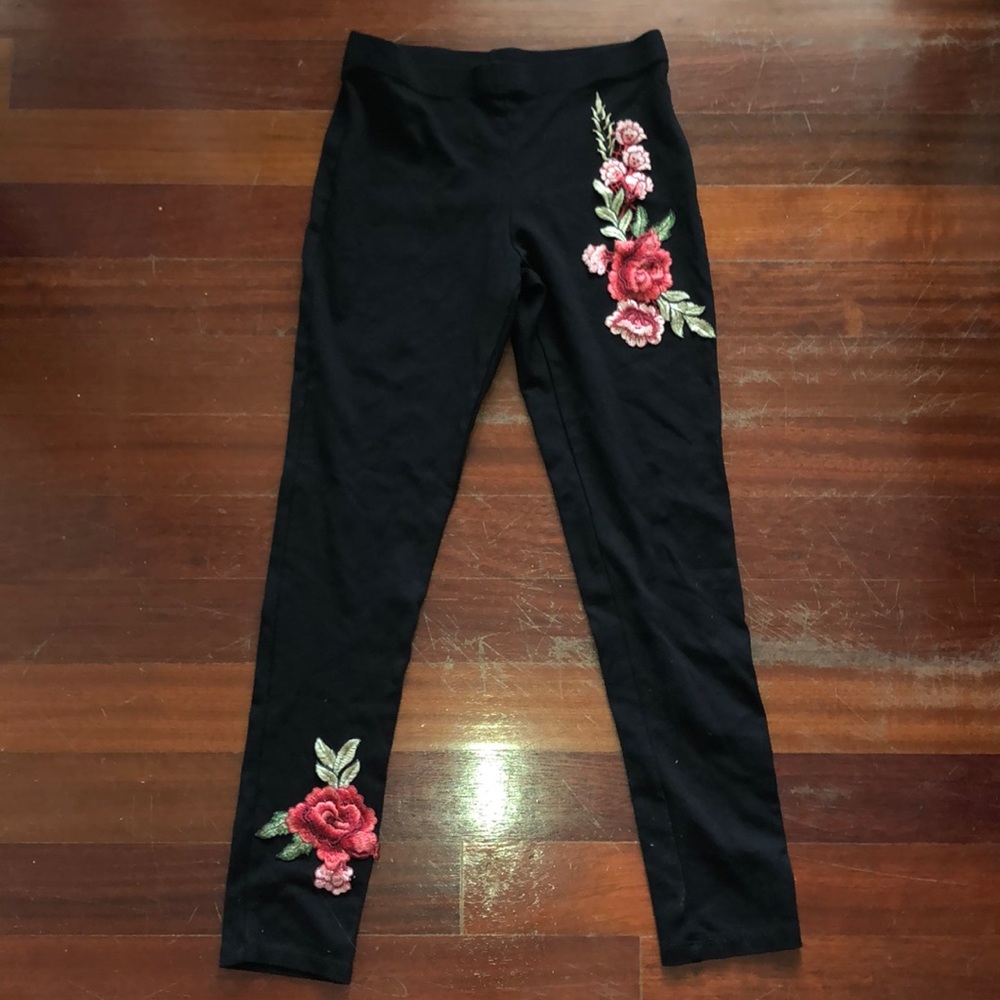 Black rose leggings from fashion nova